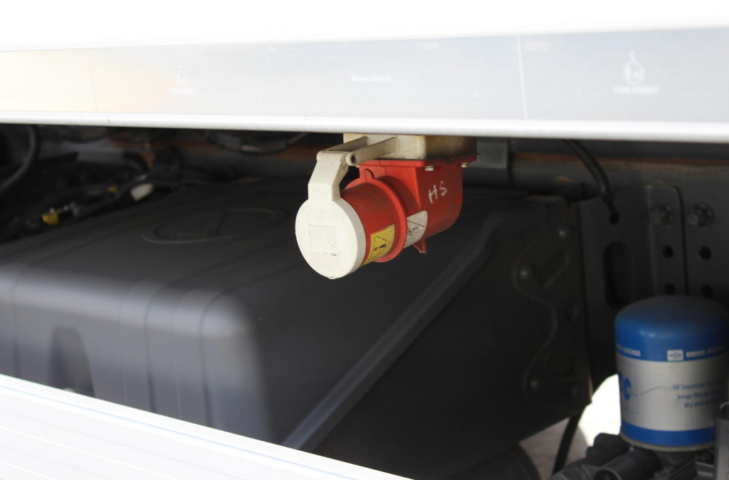 משאית קירור Mercedes-Benz Antos 2536 E6 CS 1250Mt Tri-temp LBW TW ATP: תמונה 6