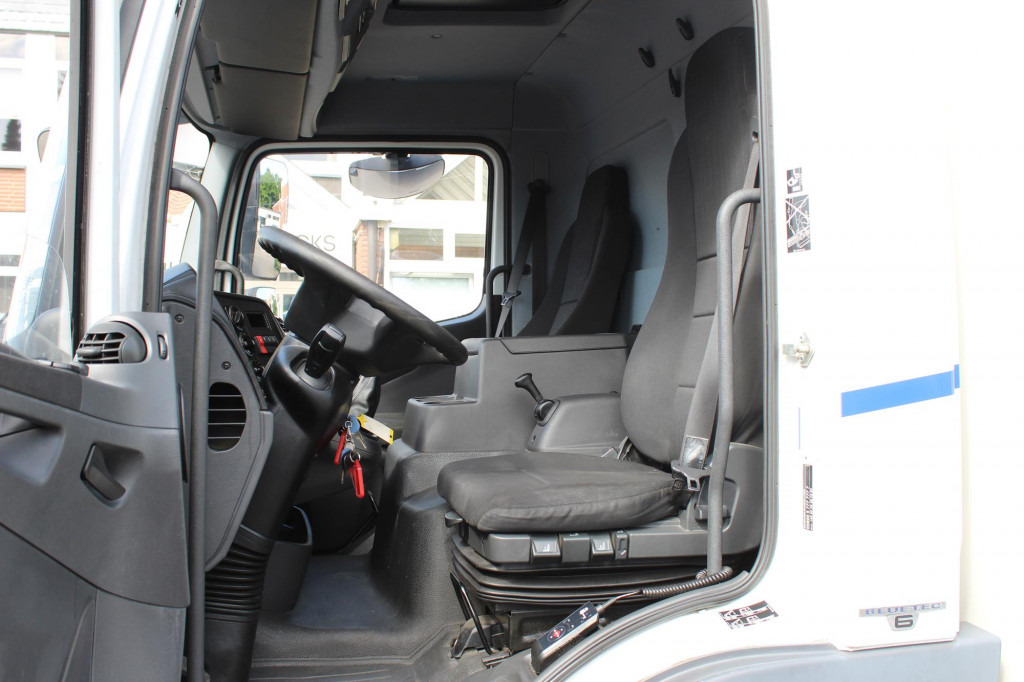 Mercedes-Benz Atego 1221 E6 Koffer Klima LDW Schalter LBW - משאית: תמונה 5 Mercedes-Benz Atego 1221 E6 Koffer Klima LDW Schalter LBW - משאית: תמונה 5