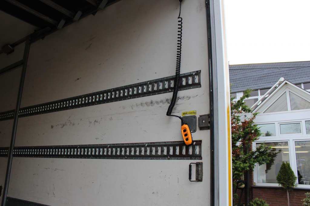 Mercedes-Benz Atego 916 Koffer LDW LBW NUR 98.597 km - כלי רכב מסחרי: תמונה 2 Mercedes-Benz Atego 916 Koffer LDW LBW NUR 98.597 km - כלי רכב מסחרי: תמונה 2