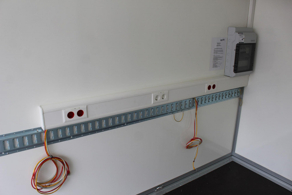 Meyer Mitsubishi Aggregat Strom LBW S.Tür - קרון נגרר עם קירור: תמונה 4 Meyer Mitsubishi Aggregat Strom LBW S.Tür - קרון נגרר עם קירור: תמונה 4