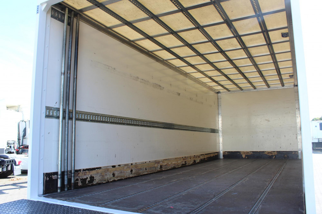 Renault D14 220E6   Laderbordwand   nur 166 Tkm   Klima - משאית תיבה: תמונה 3 Renault D14 220E6   Laderbordwand   nur 166 Tkm   Klima - משאית תיבה: תמונה 3