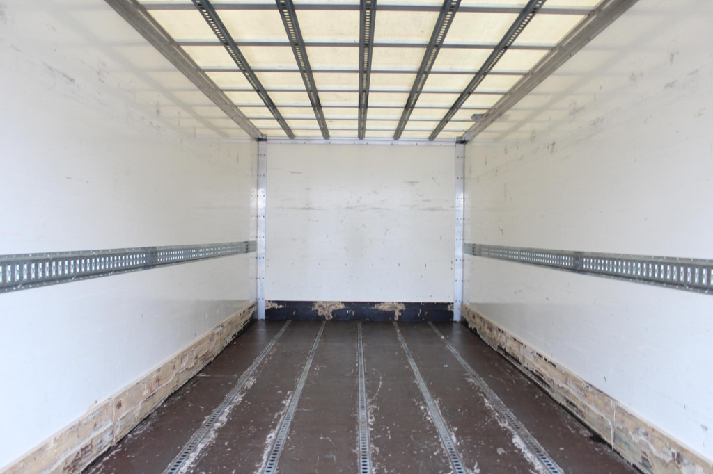 Renault D14 220E6 Laderbordwand nur 185 Tkm Klima - משאית תיבה: תמונה 2 Renault D14 220E6 Laderbordwand nur 185 Tkm Klima - משאית תיבה: תמונה 2