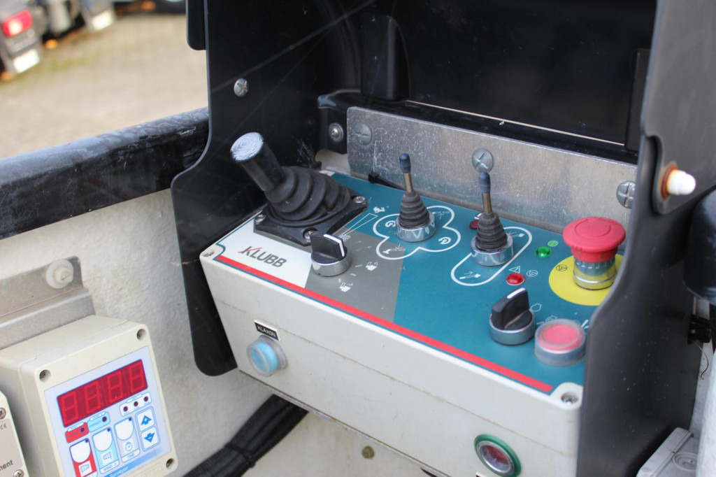 Renault Master Bühne KLUBB 11m 2 Personen Korb 200kg - פלטפורמה אווירית מותקנת על משאית: תמונה 4 Renault Master Bühne KLUBB 11m 2 Personen Korb 200kg - פלטפורמה אווירית מותקנת על משאית: תמונה 4