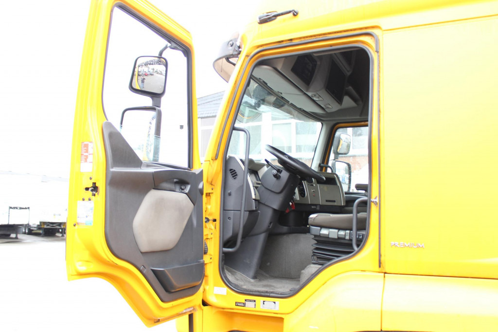 Renault Premium 380DXi BDF Schlafkabine LBW AHK 298 TKm - משאית עם שלדת תא: תמונה 4 Renault Premium 380DXi BDF Schlafkabine LBW AHK 298 TKm - משאית עם שלדת תא: תמונה 4