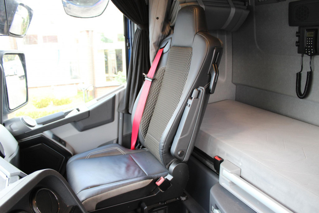 Renault T 520 E6 High 2Tanks Kühlbox Leder 2 Betten - יחידת טרקטור: תמונה 5 Renault T 520 E6 High 2Tanks Kühlbox Leder 2 Betten - יחידת טרקטור: תמונה 5