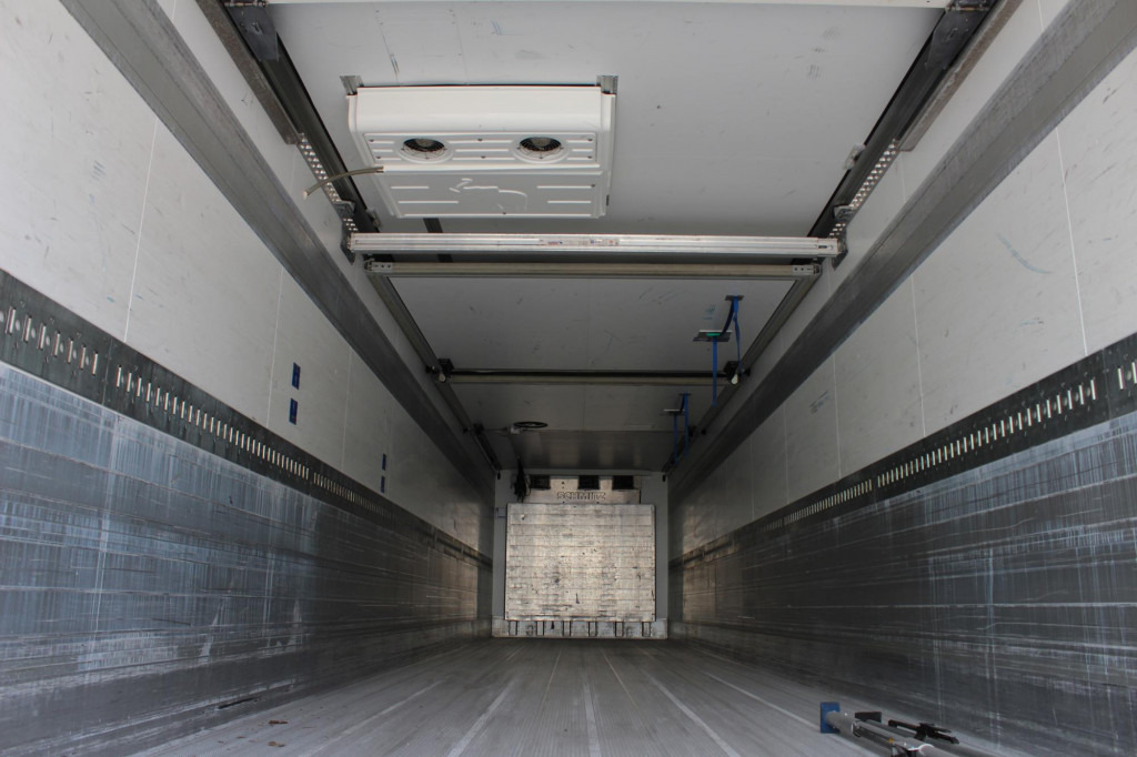 SCHMITZ Bi-Multi-Temp. TW Rolltor Lenkachse Rent-Miete - סמיטריילר עם קירור: תמונה 2 SCHMITZ Bi-Multi-Temp. TW Rolltor Lenkachse Rent-Miete - סמיטריילר עם קירור: תמונה 2