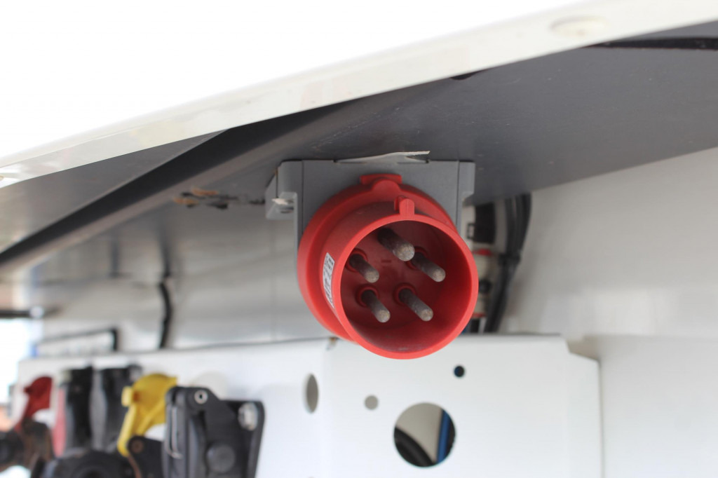 SCHMITZ Blumenbreite TW LBW Lenkachse Rent-Miete - סמיטריילר עם קירור: תמונה 4 SCHMITZ Blumenbreite TW LBW Lenkachse Rent-Miete - סמיטריילר עם קירור: תמונה 4