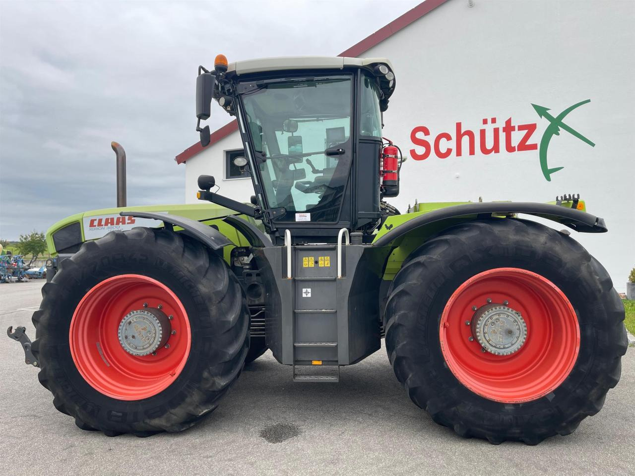 CLAAS Xerion 3800 Trac PTO GPS S3 FKH Erstbesitz - טרקטור חקלאי: תמונה 5 CLAAS Xerion 3800 Trac PTO GPS S3 FKH Erstbesitz - טרקטור חקלאי: תמונה 5