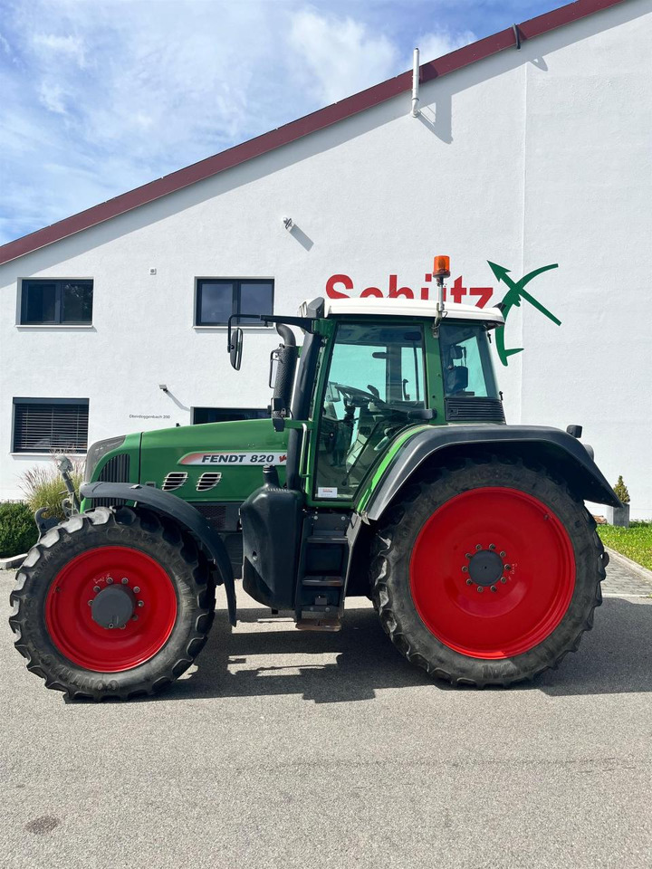 Fendt 820 Vario Com3 mit GPS / neuer Motor / 9647 Bh - טרקטור חקלאי: תמונה 2 Fendt 820 Vario Com3 mit GPS / neuer Motor / 9647 Bh - טרקטור חקלאי: תמונה 2