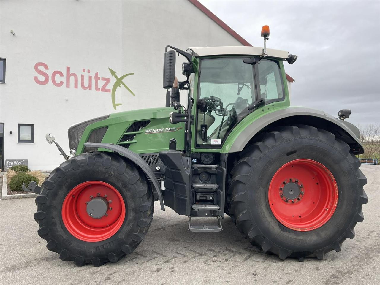 Fendt 828 SCR Vario Profi Plus, RTK, FZW, Bereifung neu, - טרקטור חקלאי: תמונה 1 Fendt 828 SCR Vario Profi Plus, RTK, FZW, Bereifung neu, - טרקטור חקלאי: תמונה 1