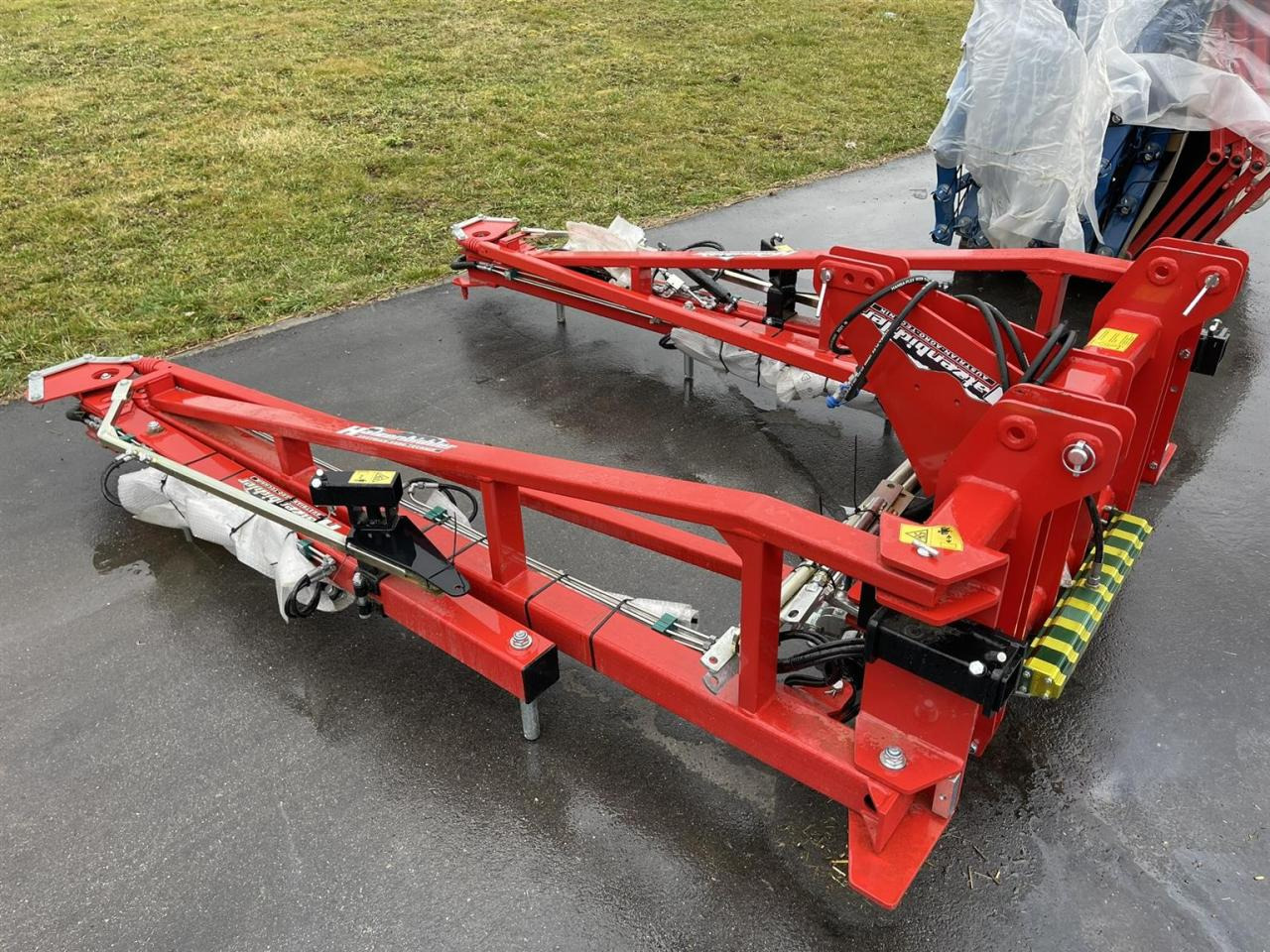 Hatzenbichler Striegel mit hydraulischer Druckverstellung, 12m, Bj. 2023, Hatzenbichler neuwertig - משדדה: תמונה 2 Hatzenbichler Striegel mit hydraulischer Druckverstellung, 12m, Bj. 2023, Hatzenbichler neuwertig - משדדה: תמונה 2