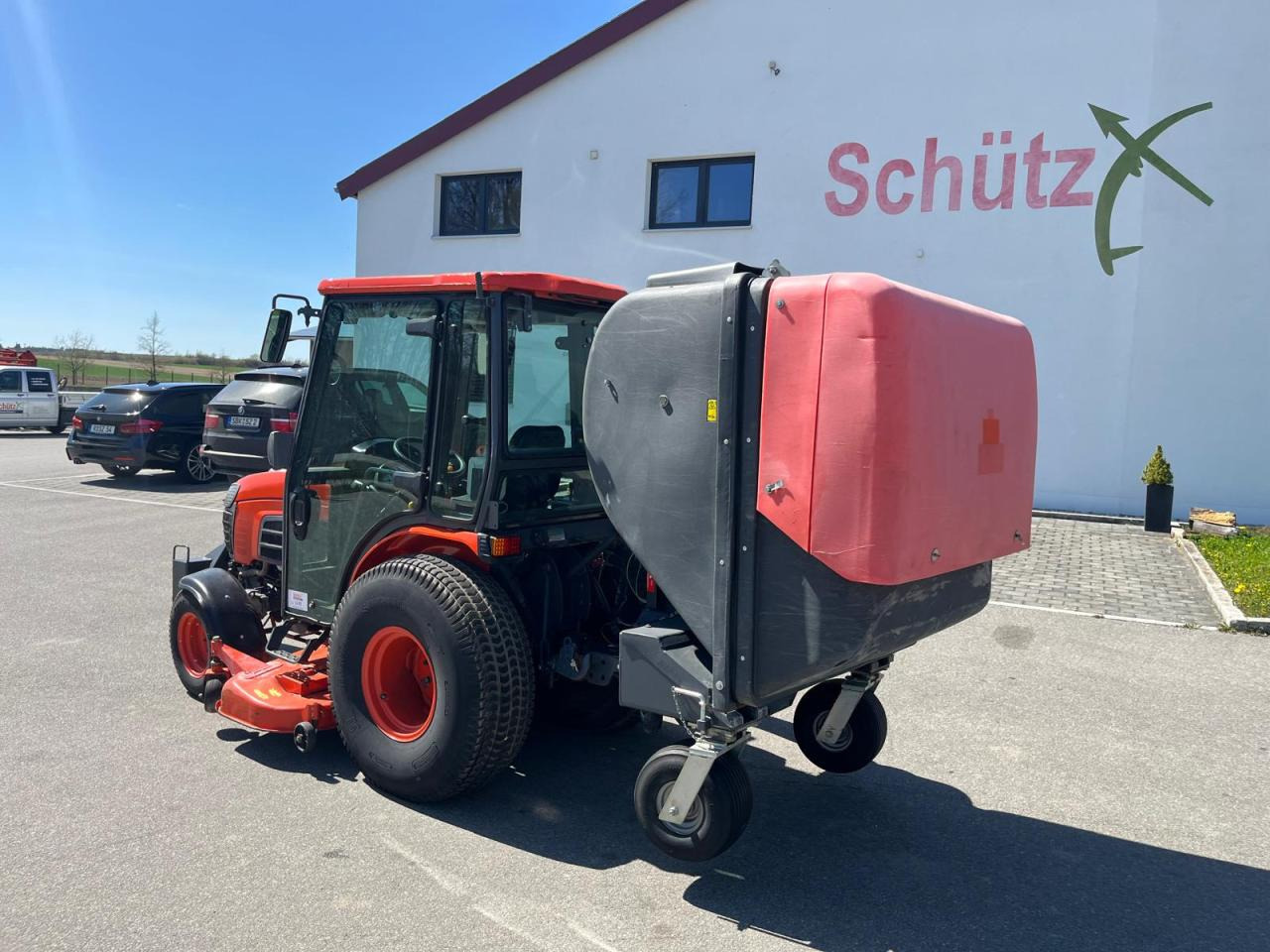 Kubota B3030 Rasenmäher inkl. Grüngutbehälter - מכסחת גינה: תמונה 3 Kubota B3030 Rasenmäher inkl. Grüngutbehälter - מכסחת גינה: תמונה 3