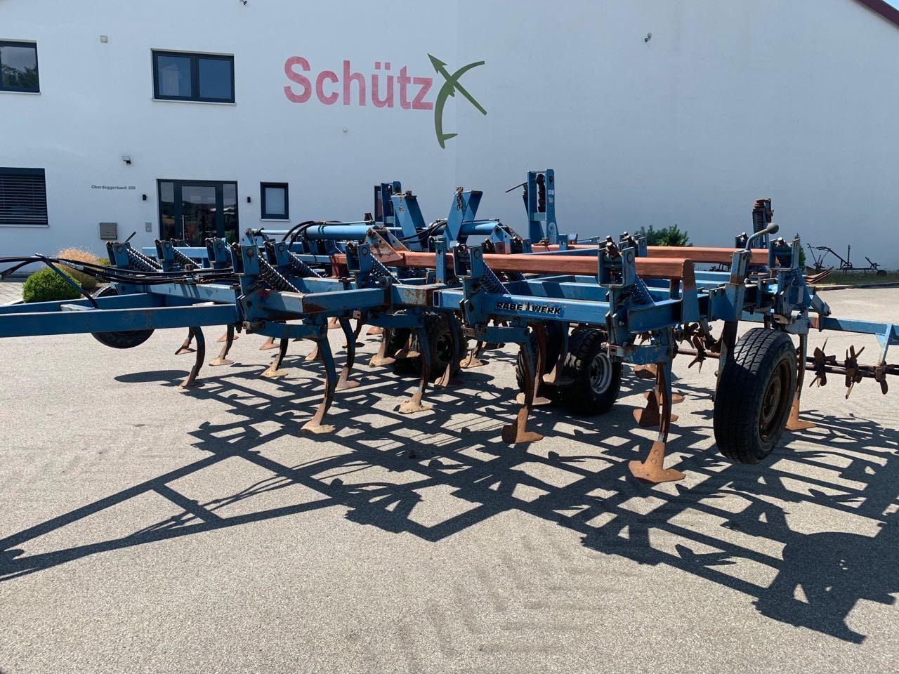 Rabe gezogener 4-balkiger Grubber mit Spatenrollegge - קלטרת: תמונה 1 Rabe gezogener 4-balkiger Grubber mit Spatenrollegge - קלטרת: תמונה 1
