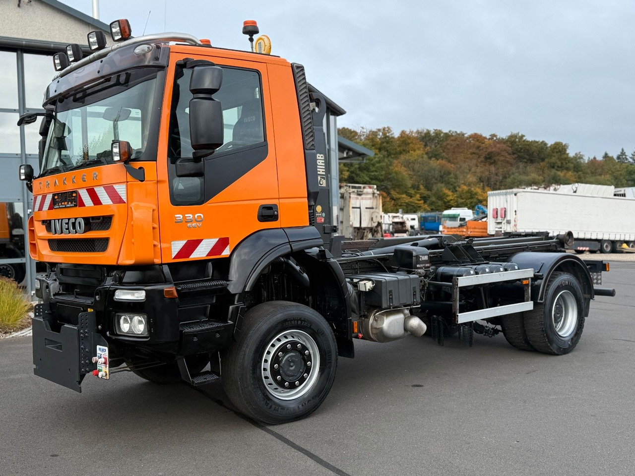 Iveco Trakker 330 EEV Winterdienst Abroll - משאית הרמת וו: תמונה 4 Iveco Trakker 330 EEV Winterdienst Abroll - משאית הרמת וו: תמונה 4