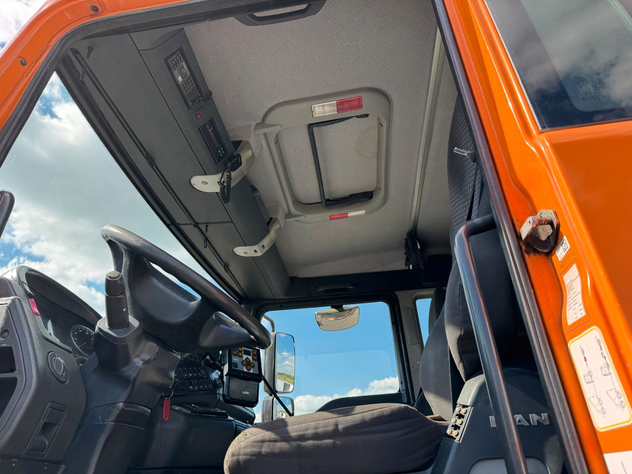 MAN TGA 18.350 4x4 Meiler Abroller RK 14.45 Winterd. - משאית הרמת וו: תמונה 5 MAN TGA 18.350 4x4 Meiler Abroller RK 14.45 Winterd. - משאית הרמת וו: תמונה 5
