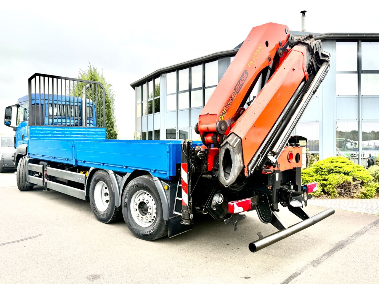 MAN TGS 26.360 6x2 Palfinger PK 27002- Funk- - משאית צד נופל/ שטוחה: תמונה 3 MAN TGS 26.360 6x2 Palfinger PK 27002- Funk- - משאית צד נופל/ שטוחה: תמונה 3