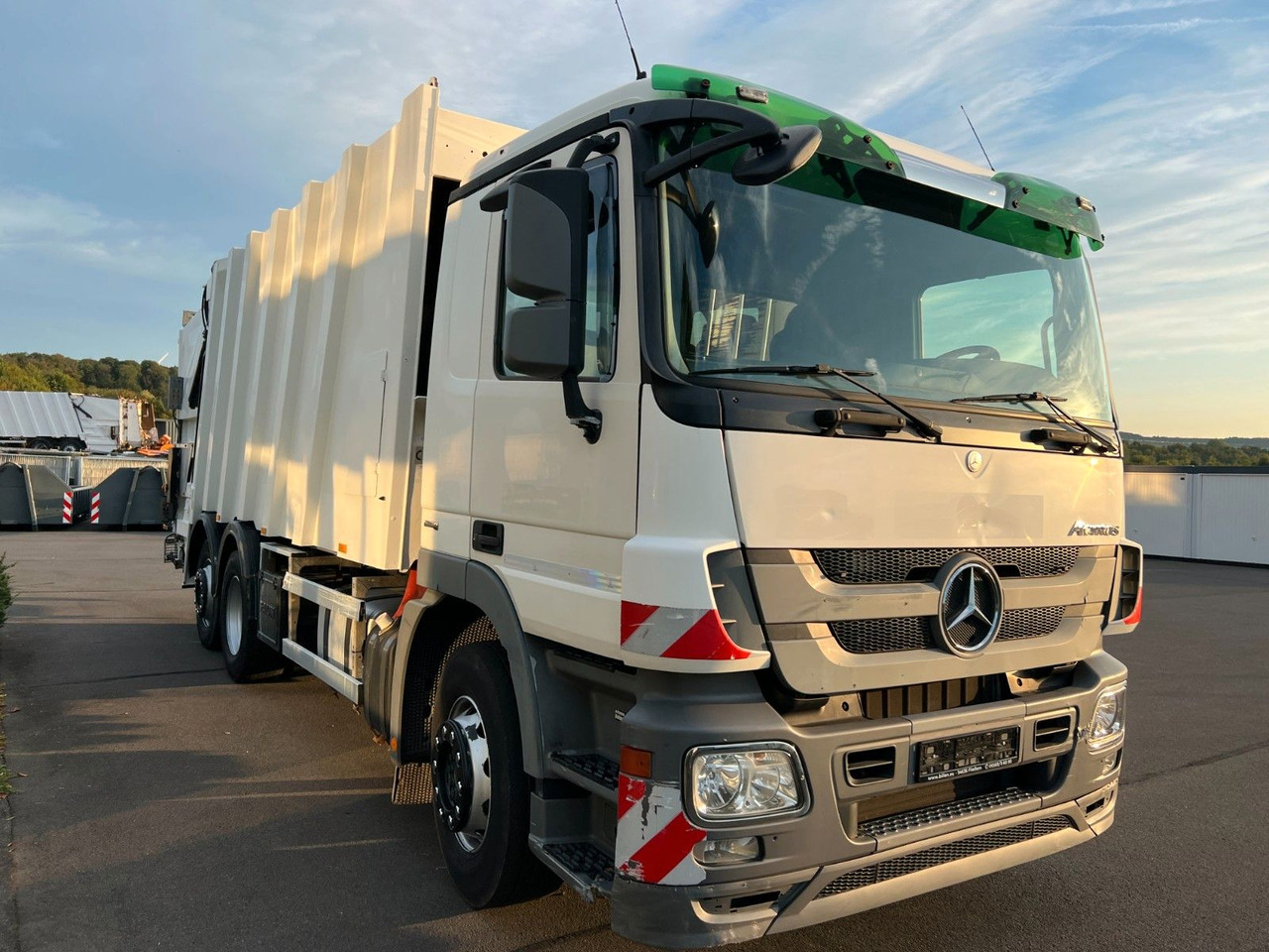 Mercedes-Benz Actros 2532 6x2 MP3 Faun Power Press 524 - משאית אשפה: תמונה 4 Mercedes-Benz Actros 2532 6x2 MP3 Faun Power Press 524 - משאית אשפה: תמונה 4