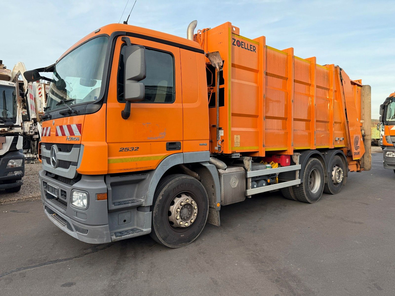 Mercedes-Benz Actros 2532 6x2 Zoeller Medium XL 21 - משאית אשפה: תמונה 1 Mercedes-Benz Actros 2532 6x2 Zoeller Medium XL 21 - משאית אשפה: תמונה 1