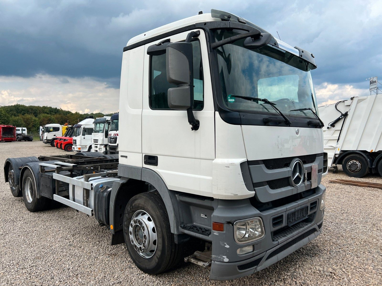 Mercedes-Benz Actros 2536 6x2 Fahrgestell Mercedes-Benz Actros 2536 6x2 Fahrgestell - משאית עם שלדת תא: תמונה 2 Mercedes-Benz Actros 2536 6x2 Fahrgestell Mercedes-Benz Actros 2536 6x2 Fahrgestell - משאית עם שלדת תא: תמונה 2