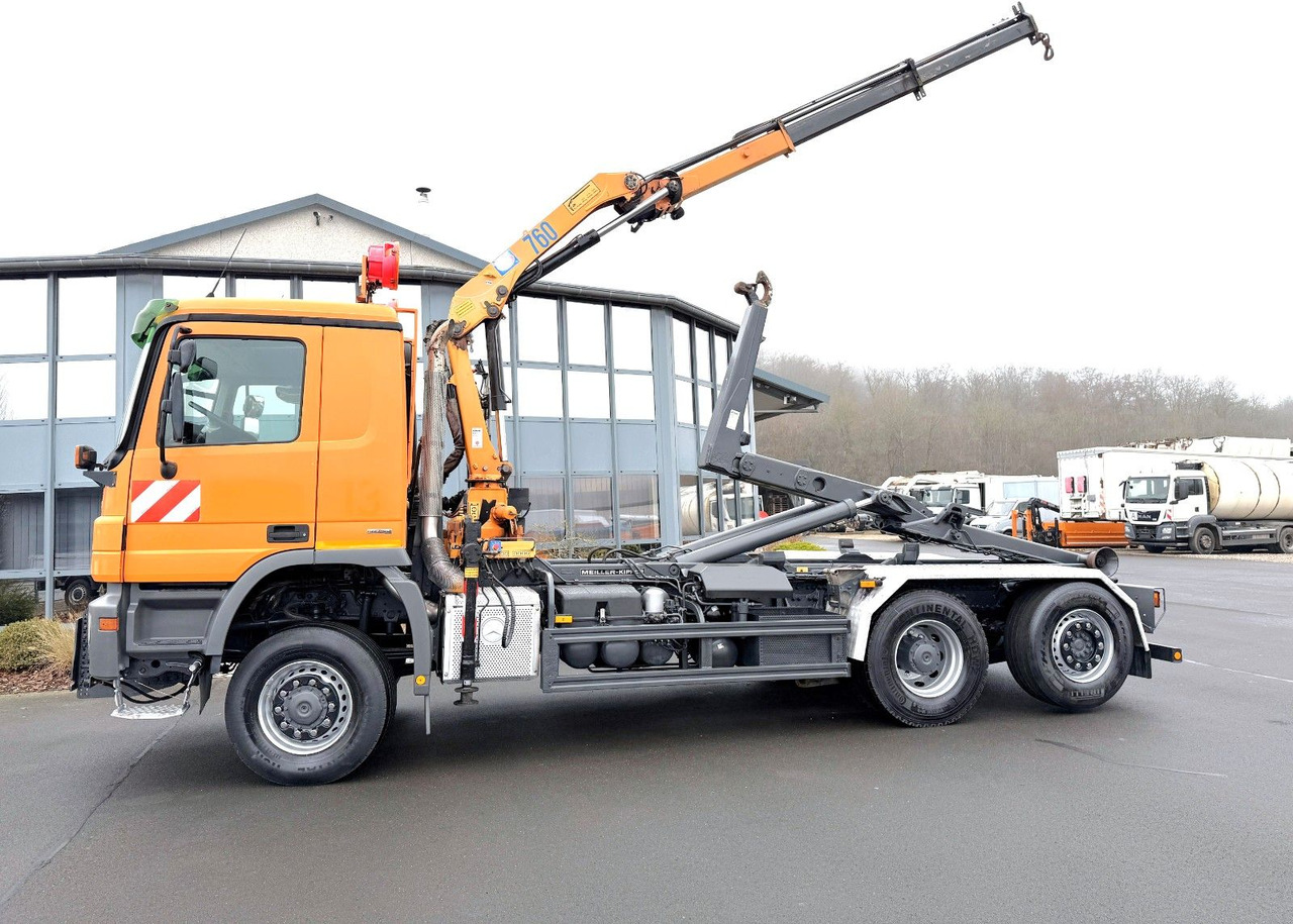 Mercedes-Benz Actros 2632 6x4/2 Meiller + HMF Kran - משאית הרמת וו, משאית מנוף: תמונה 1 Mercedes-Benz Actros 2632 6x4/2 Meiller + HMF Kran - משאית הרמת וו, משאית מנוף: תמונה 1