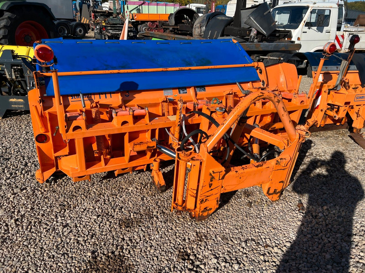 Mehrere Schneepflüge Schmidt, Küpper Weisser mehrere Schneepflüge Schmidt, Küpper Weisser - מחרשת שלג: תמונה 1 Mehrere Schneepflüge Schmidt, Küpper Weisser mehrere Schneepflüge Schmidt, Küpper Weisser - מחרשת שלג: תמונה 1