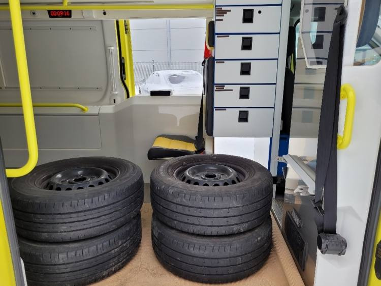 FORD TRANSIT 2,0TDI AMBULANCE KLIMA 4.2018 EURO 6, 3 UNITS  - אמבולנס: תמונה 5 FORD TRANSIT 2,0TDI AMBULANCE KLIMA 4.2018 EURO 6, 3 UNITS  - אמבולנס: תמונה 5