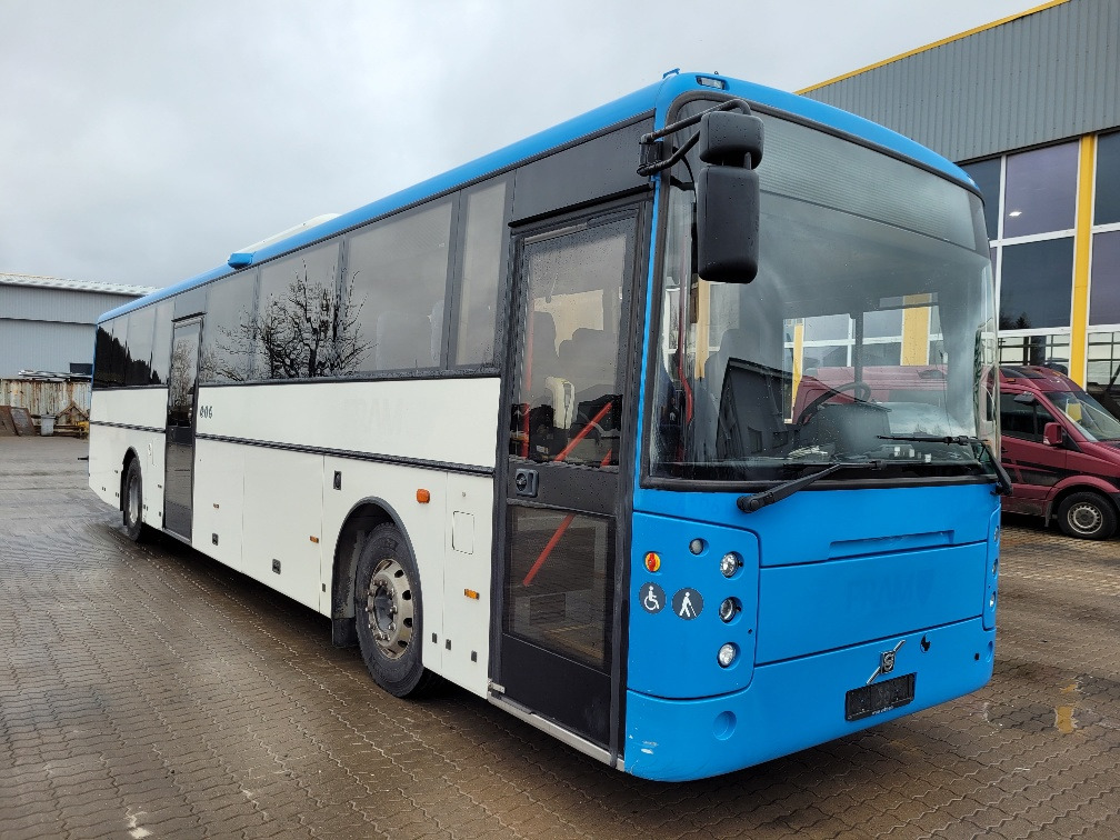VOLVO B9R VEST CONTRAST, KLIIMA, 10.2012, EURO 5, HANDICAP LIFT, 51 seats, 12,8m - אוטובוס פרברים: תמונה 1 VOLVO B9R VEST CONTRAST, KLIIMA, 10.2012, EURO 5, HANDICAP LIFT, 51 seats, 12,8m - אוטובוס פרברים: תמונה 1