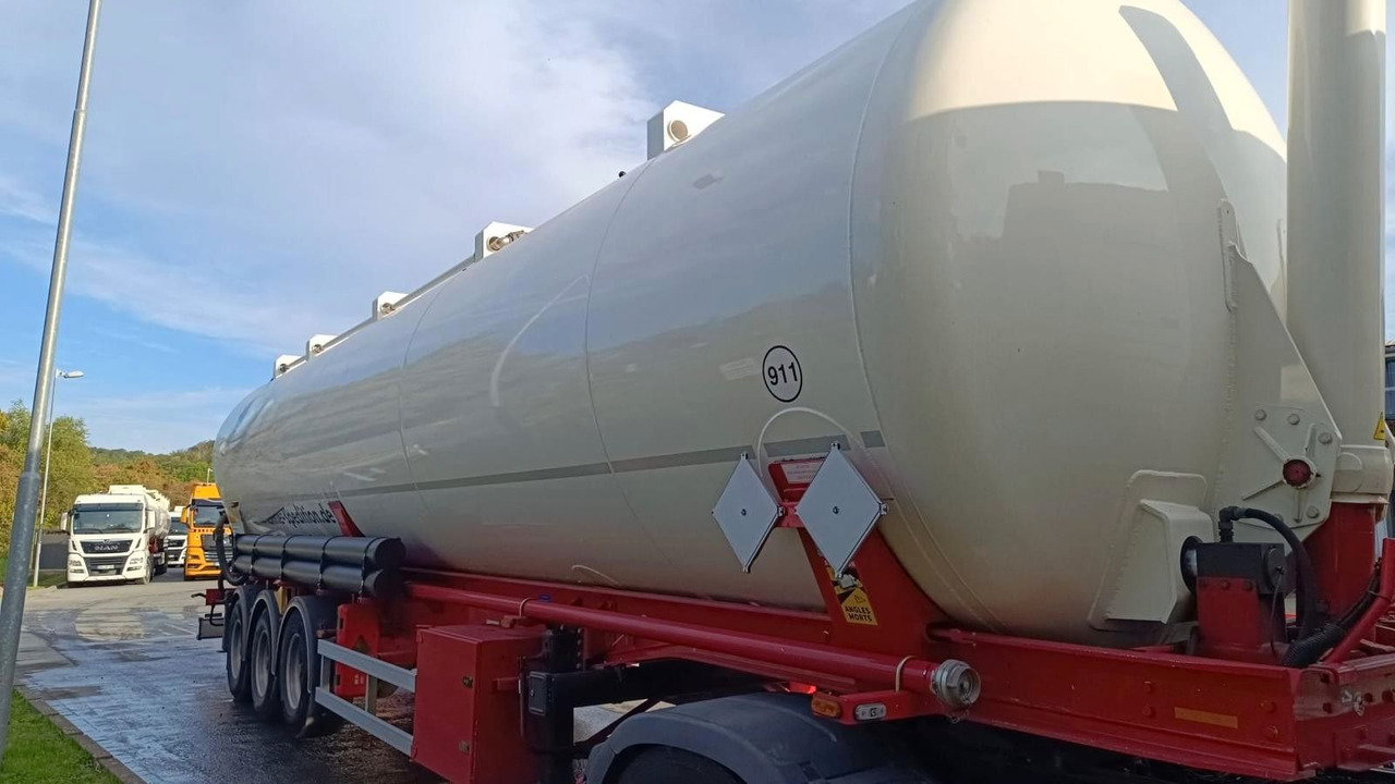 Kässbohrer Kippsilo 60m³ ADR - סמיטריילר Silo: תמונה 2 Kässbohrer Kippsilo 60m³ ADR - סמיטריילר Silo: תמונה 2