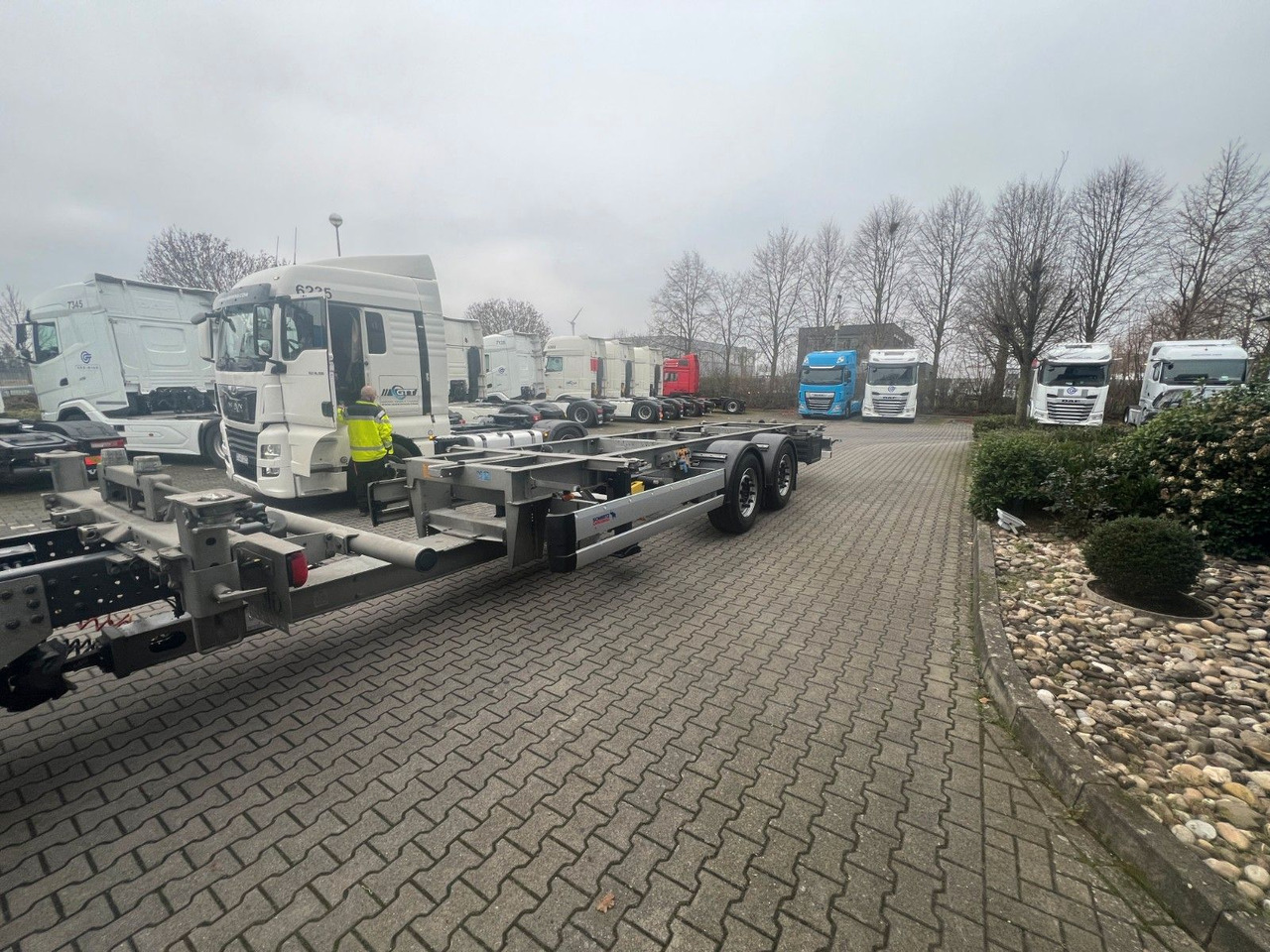 Schmitz Cargobull ZWF 18/L-20' MIDI - קרון נגרר מוביל מכולות/ החלפת גוף: תמונה 4 Schmitz Cargobull ZWF 18/L-20' MIDI - קרון נגרר מוביל מכולות/ החלפת גוף: תמונה 4
