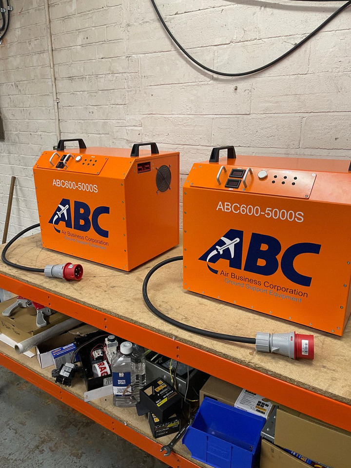 AirBusiness eGPU S5000 - יחידה לאספקת חשמל: תמונה 1 AirBusiness eGPU S5000 - יחידה לאספקת חשמל: תמונה 1