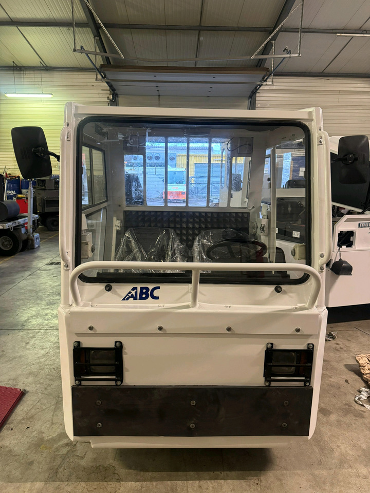 Charlatte 2012 - טרקטור כבודה: תמונה 4 Charlatte 2012 - טרקטור כבודה: תמונה 4