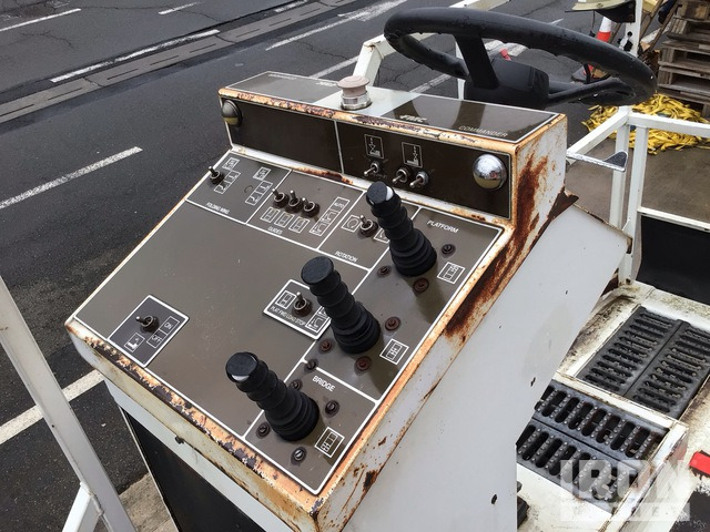 FMC loader Commander 15 Universal Main Deck - מעמיס מטען למטוסים: תמונה 2 FMC loader Commander 15 Universal Main Deck - מעמיס מטען למטוסים: תמונה 2