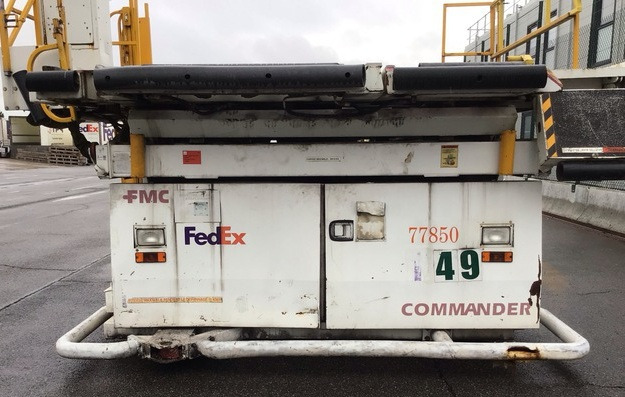 FMC loader Commander 15 Universal - מעמיס מטען למטוסים: תמונה 2 FMC loader Commander 15 Universal - מעמיס מטען למטוסים: תמונה 2