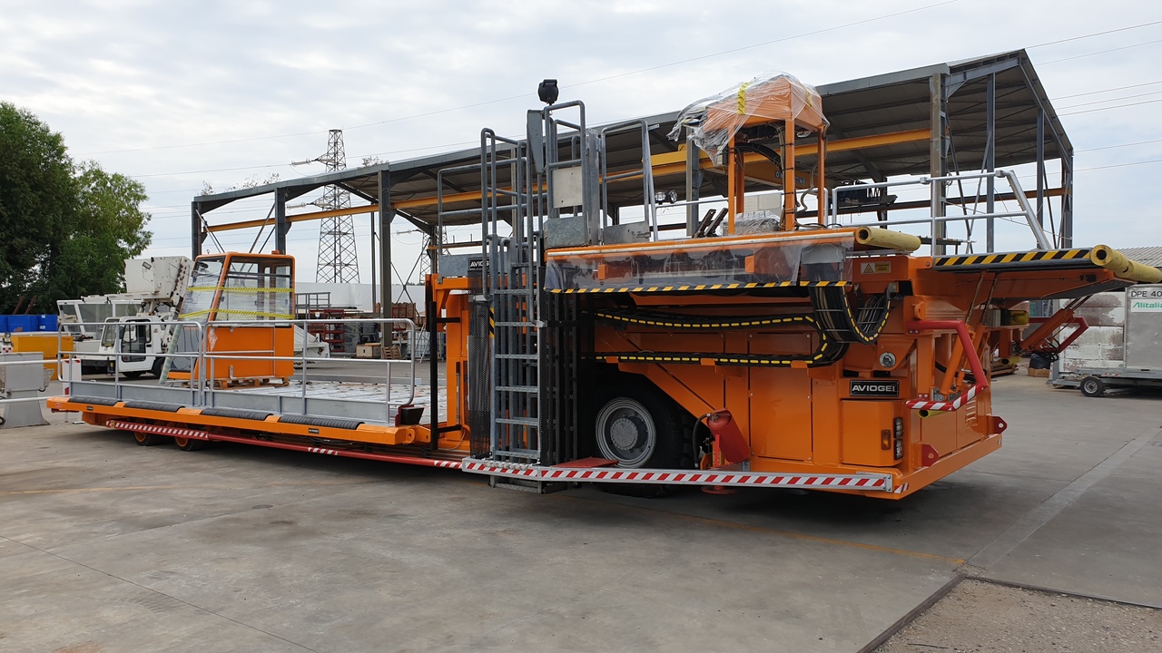 Main Deck Loader Aviogei 20 tons 2PU2000 - מעמיס מטען למטוסים: תמונה 4 Main Deck Loader Aviogei 20 tons 2PU2000 - מעמיס מטען למטוסים: תמונה 4