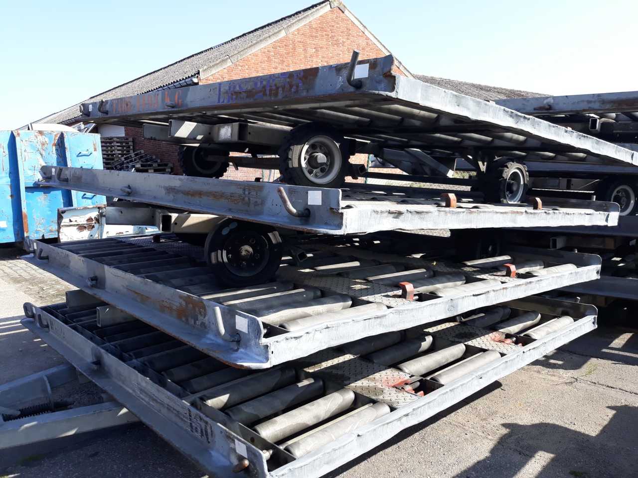 Pallet Dollies - ציוד תמיכת קרקע: תמונה 2 Pallet Dollies - ציוד תמיכת קרקע: תמונה 2