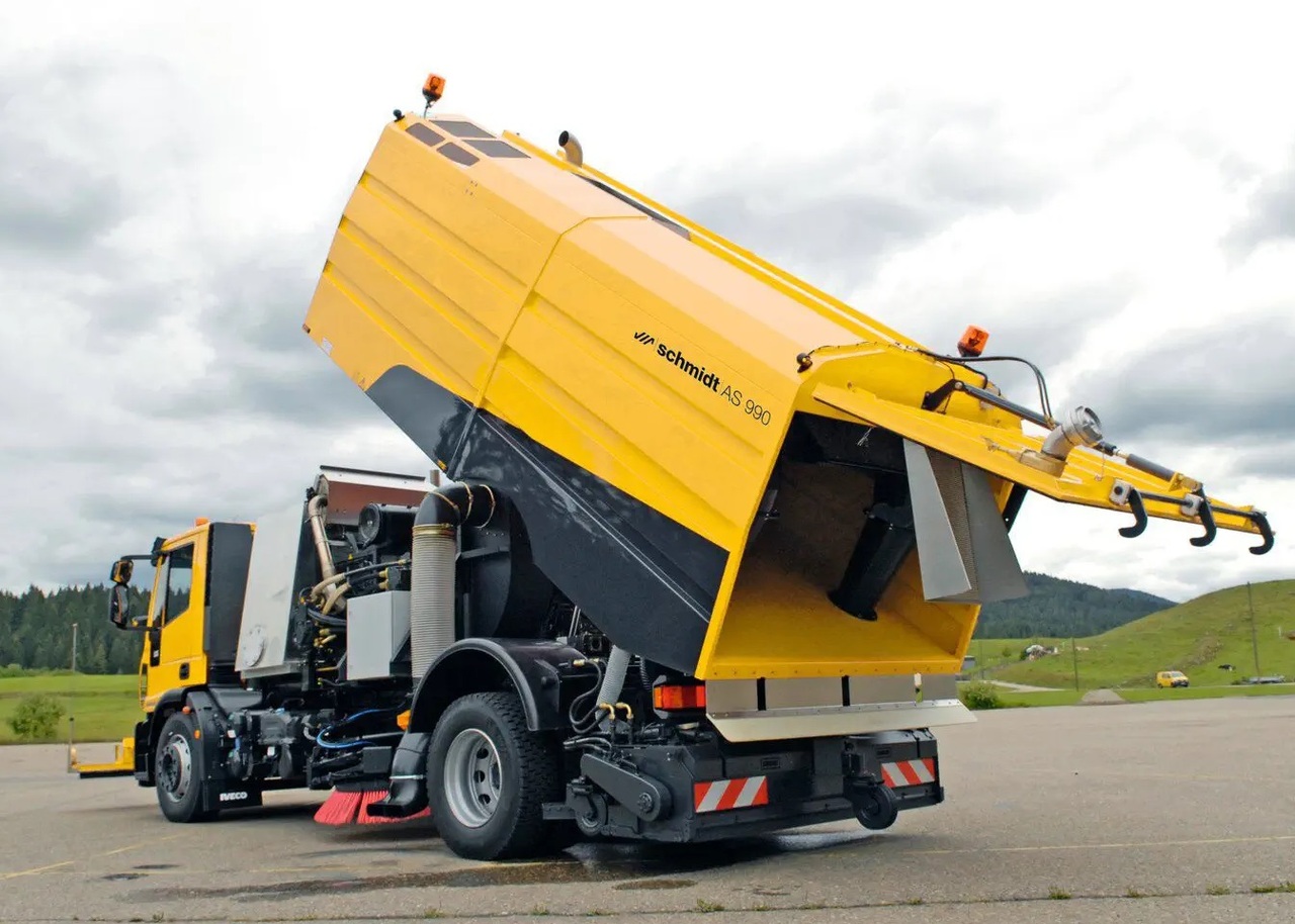 Runway Sweeper Schmidt AS990 - מטאטא כבישים: תמונה 4 Runway Sweeper Schmidt AS990 - מטאטא כבישים: תמונה 4