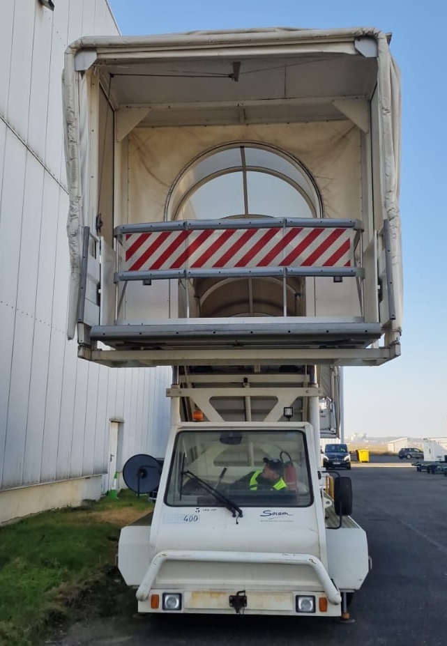 SOVAM Passenger Stairs 1.9 SPS - מדרגות נוסעים: תמונה 2 SOVAM Passenger Stairs 1.9 SPS - מדרגות נוסעים: תמונה 2