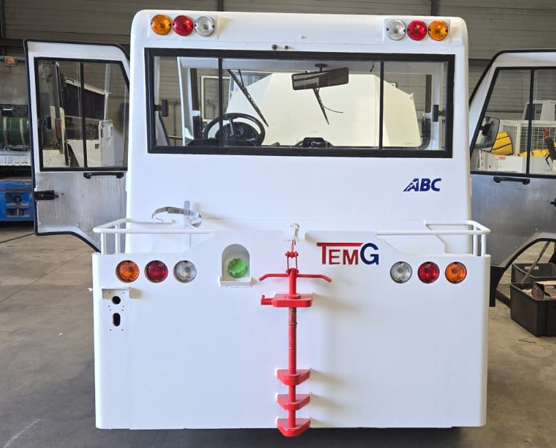 TEMG TRACTOR/DIESEL TG5006 - טרקטור כבודה: תמונה 3 TEMG TRACTOR/DIESEL TG5006 - טרקטור כבודה: תמונה 3