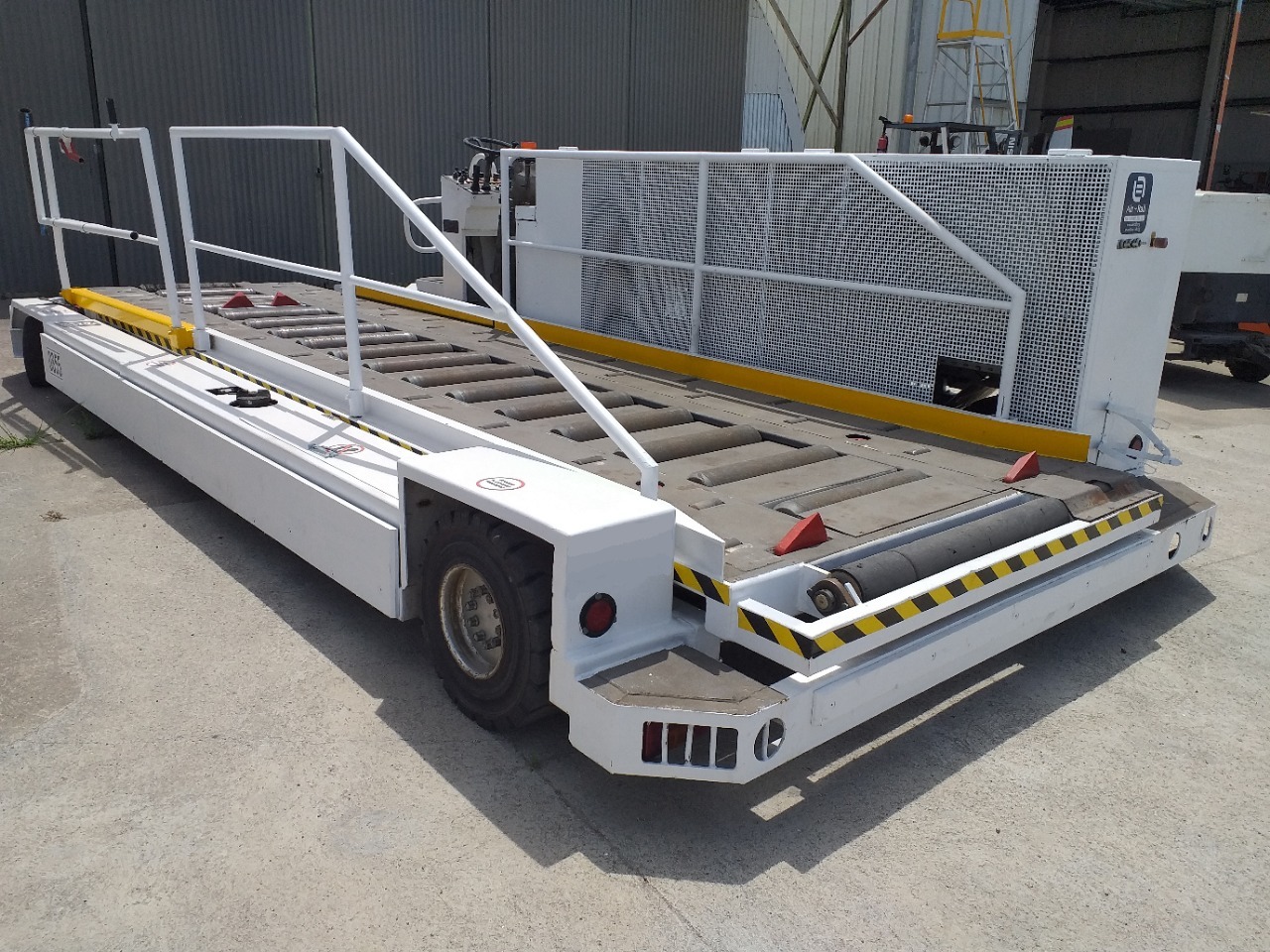 Trepel CCL35S - מעמיס מטען למטוסים: תמונה 1 Trepel CCL35S - מעמיס מטען למטוסים: תמונה 1