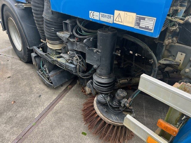 DAF 65 FA65.180 CF - מטאטא כבישים: תמונה 3 DAF 65 FA65.180 CF - מטאטא כבישים: תמונה 3