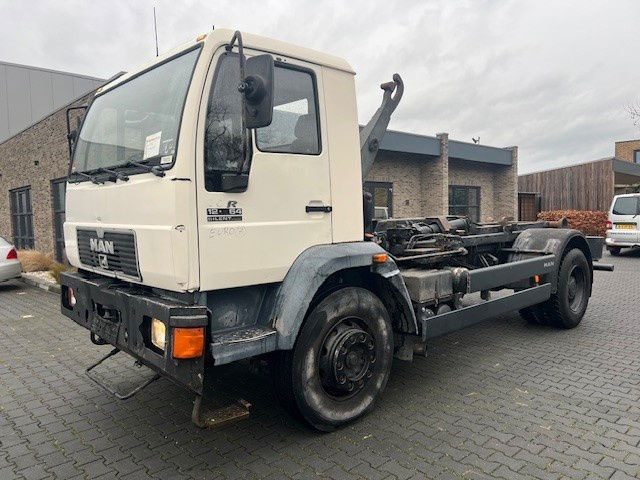 MAN 18.284 18.264 Steel spring - מוביל מכולות/ משאית החלפת גוף: תמונה 1 MAN 18.284 18.264 Steel spring - מוביל מכולות/ משאית החלפת גוף: תמונה 1