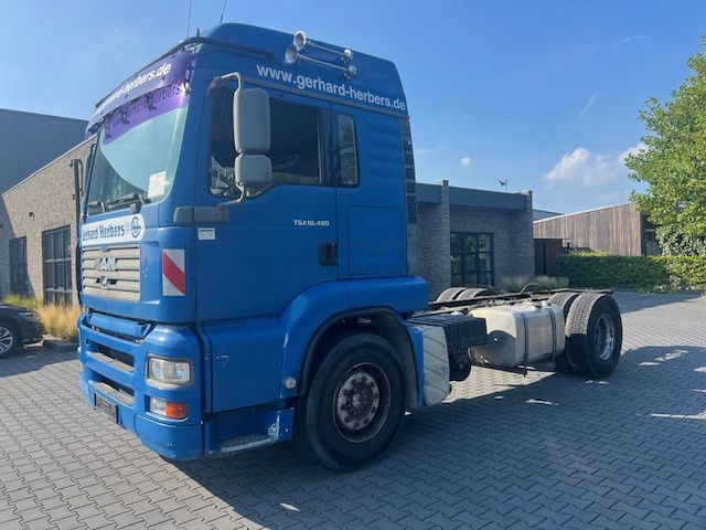 MAN TGA 18.480 MAN TGA 18.480 - משאית עם שלדת תא: תמונה 1 MAN TGA 18.480 MAN TGA 18.480 - משאית עם שלדת תא: תמונה 1