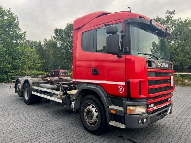 Scania R124-420 .420 6x2 - משאית עם שלדת תא: תמונה 2 Scania R124-420 .420 6x2 - משאית עם שלדת תא: תמונה 2