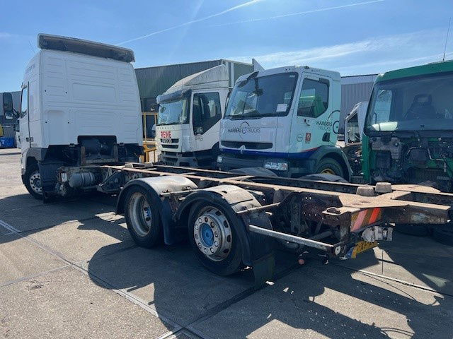 Volvo FH 12.380 FH12.380 6x2 - משאית עם שלדת תא: תמונה 2 Volvo FH 12.380 FH12.380 6x2 - משאית עם שלדת תא: תמונה 2