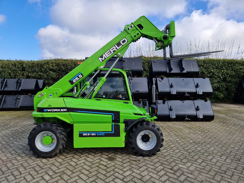 מפעיל טלסקופי Merlo E-Worker 25.5-90 4x4: תמונה 6