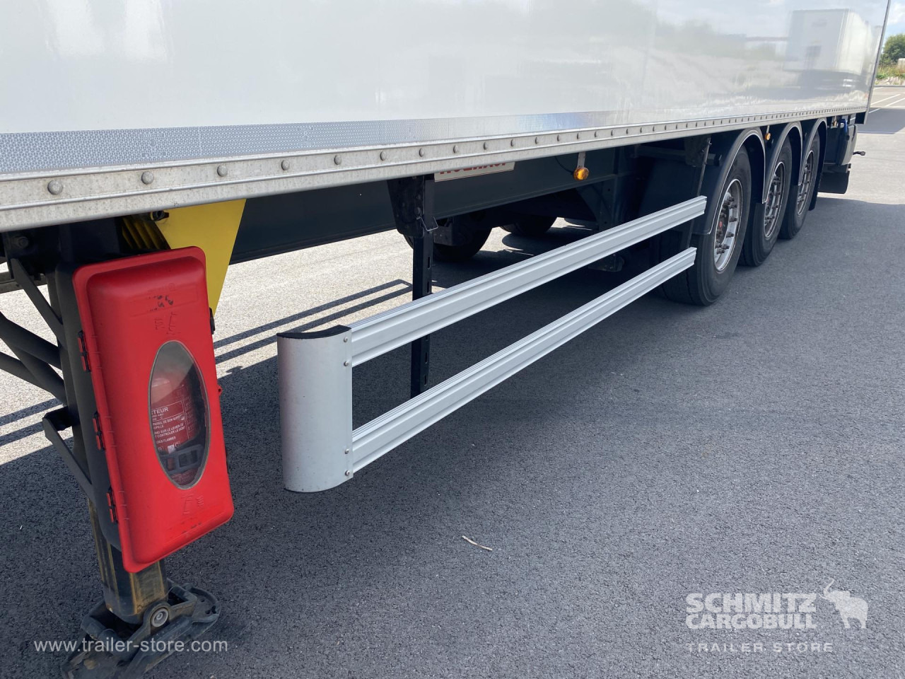 FRUEHAUF Dryfreight Standard Roller shutter door - סמיטריילר בתיבה סגורה: תמונה 2 FRUEHAUF Dryfreight Standard Roller shutter door - סמיטריילר בתיבה סגורה: תמונה 2