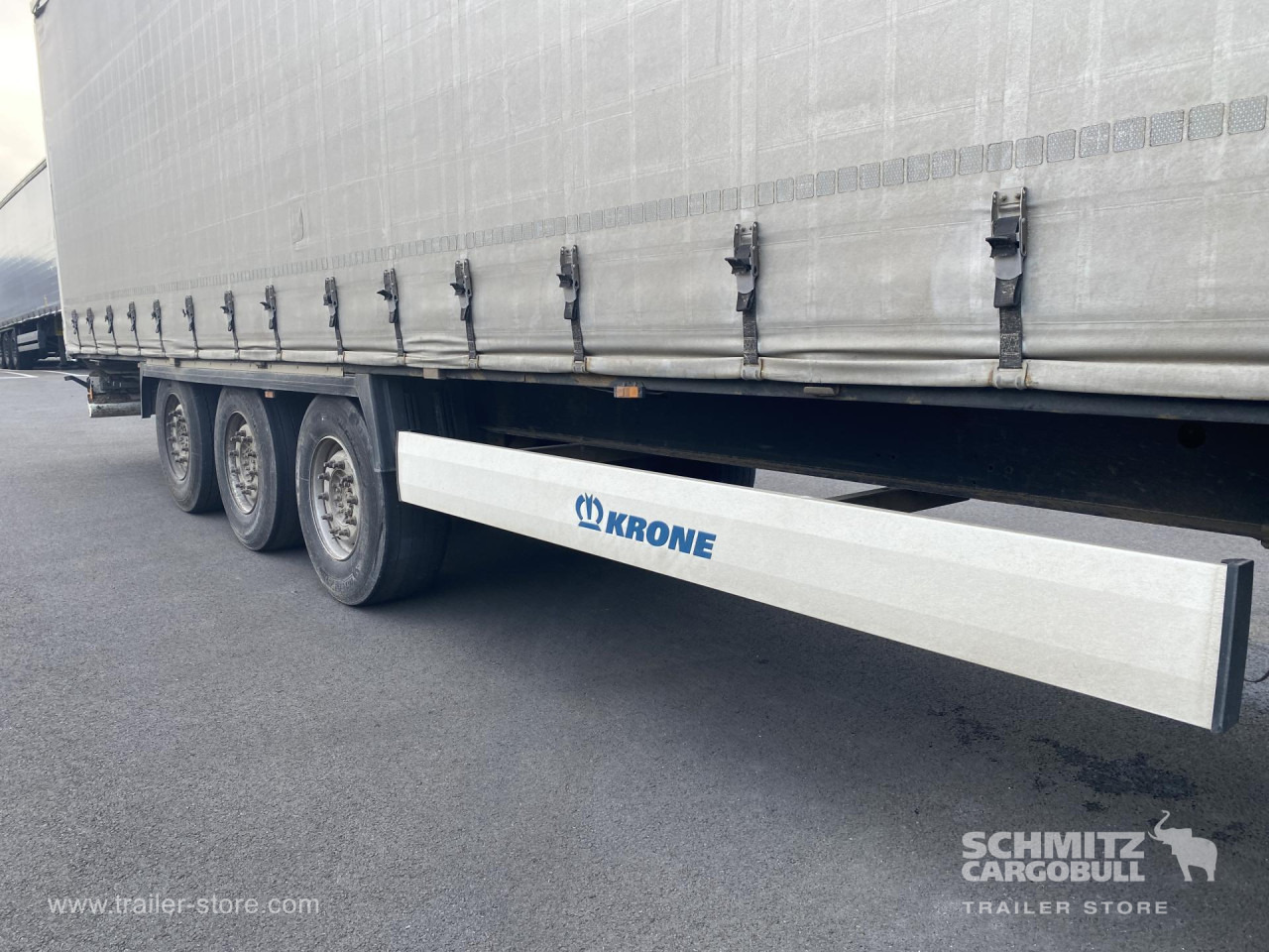 KRONE Curtainsider Standard - סמיטריילר עם וילונות צד: תמונה 2 KRONE Curtainsider Standard - סמיטריילר עם וילונות צד: תמונה 2