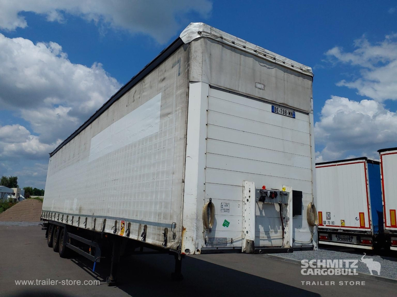 SCHMITZ Curtainsider Mega - סמיטריילר עם וילונות צד: תמונה 1 SCHMITZ Curtainsider Mega - סמיטריילר עם וילונות צד: תמונה 1