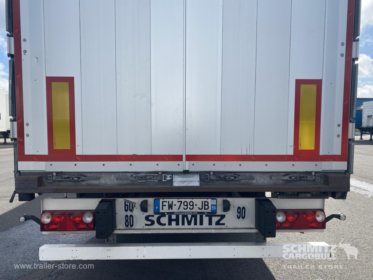 SCHMITZ Curtainsider Standard - סמיטריילר עם וילונות צד: תמונה 2 SCHMITZ Curtainsider Standard - סמיטריילר עם וילונות צד: תמונה 2