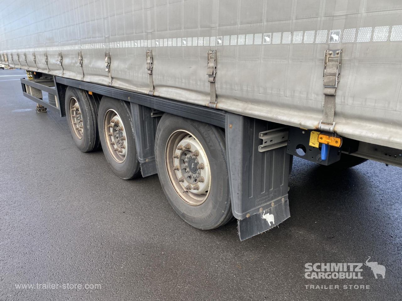 SCHMITZ Curtainsider Standard - סמיטריילר עם וילונות צד: תמונה 3 SCHMITZ Curtainsider Standard - סמיטריילר עם וילונות צד: תמונה 3